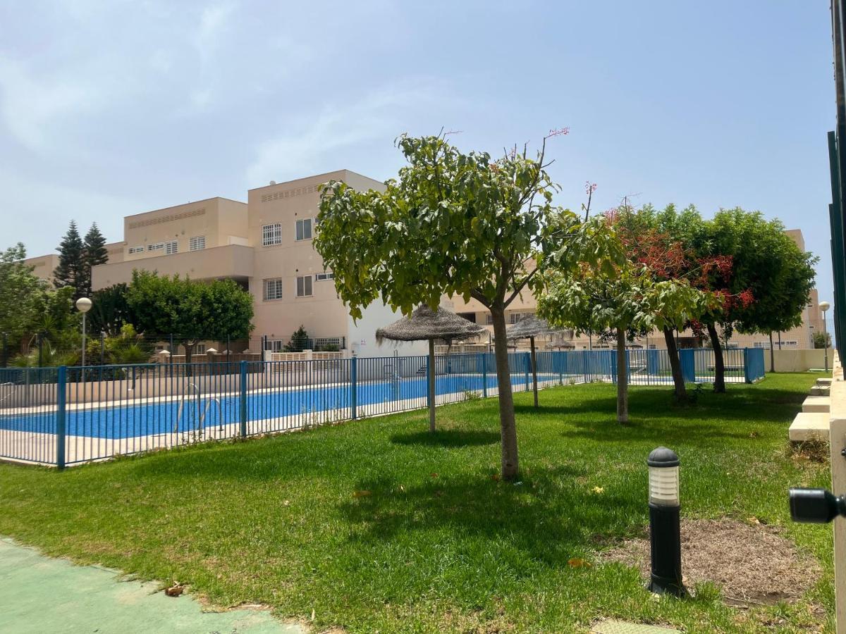 Toyo Golf Apartment Almeria Bagian luar foto